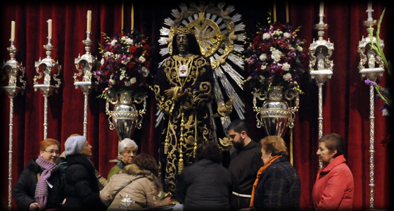 Decenas de miles de fieles visitan la imagen del Cristo de Medinaceli.