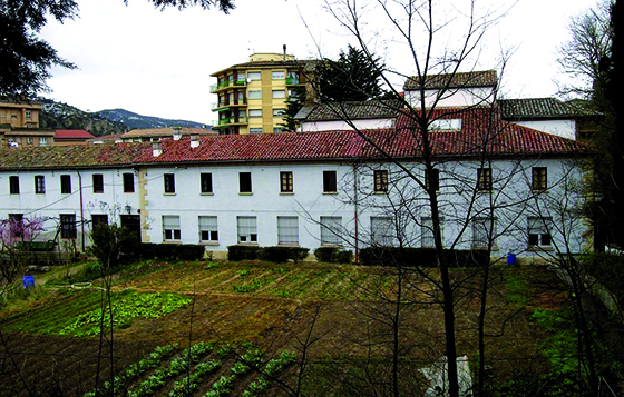 El convento de Rocamador convertido en albergue de peregrinos.